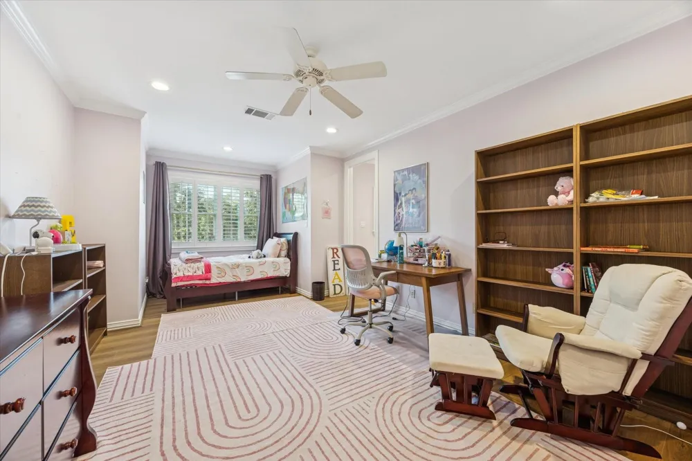 223 Heritage Oaks Lane Houston, TX 77024