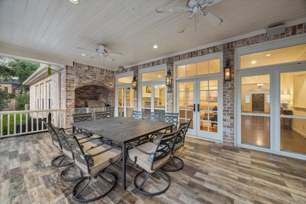 223 Heritage Oaks Lane Houston, TX 77024