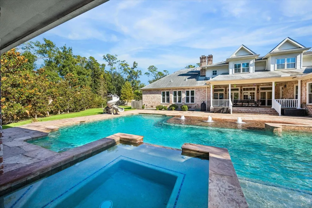 223 Heritage Oaks Lane Houston, TX 77024