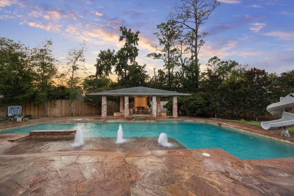 223 Heritage Oaks Lane Houston, TX 77024
