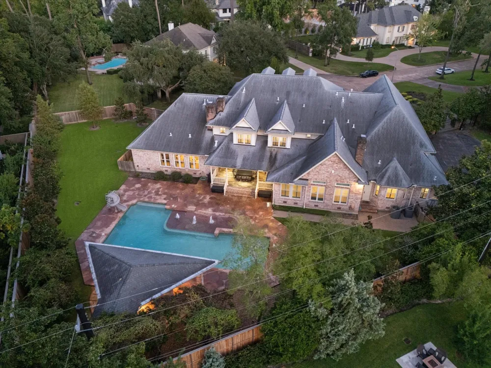 223 Heritage Oaks Lane Houston, TX 77024
