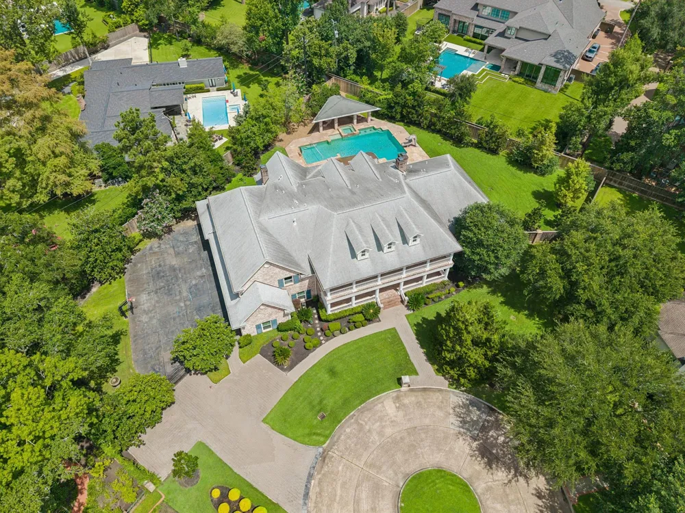 223 Heritage Oaks Lane Houston, TX 77024