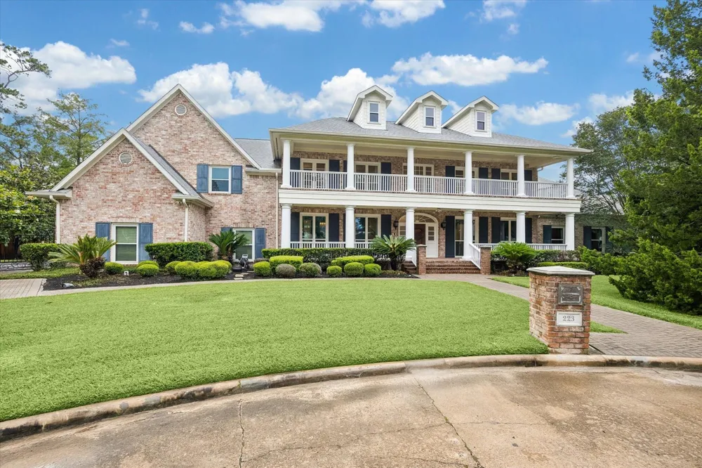 223 Heritage Oaks Lane Houston, TX 77024