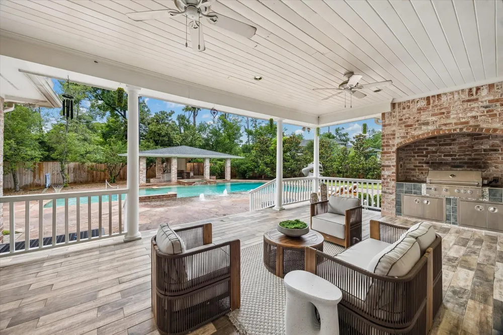 223 Heritage Oaks Lane Houston, TX 77024