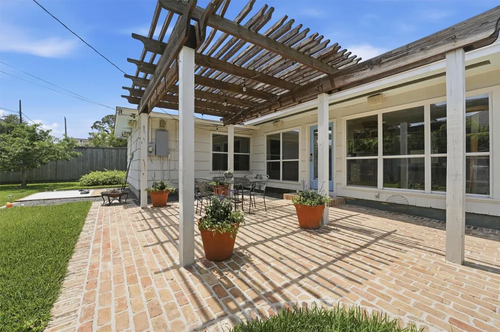 1006 Prince Street Houston, TX 77008