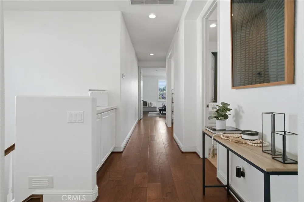 24813 Calle Cedro Calabasas, CA 91302