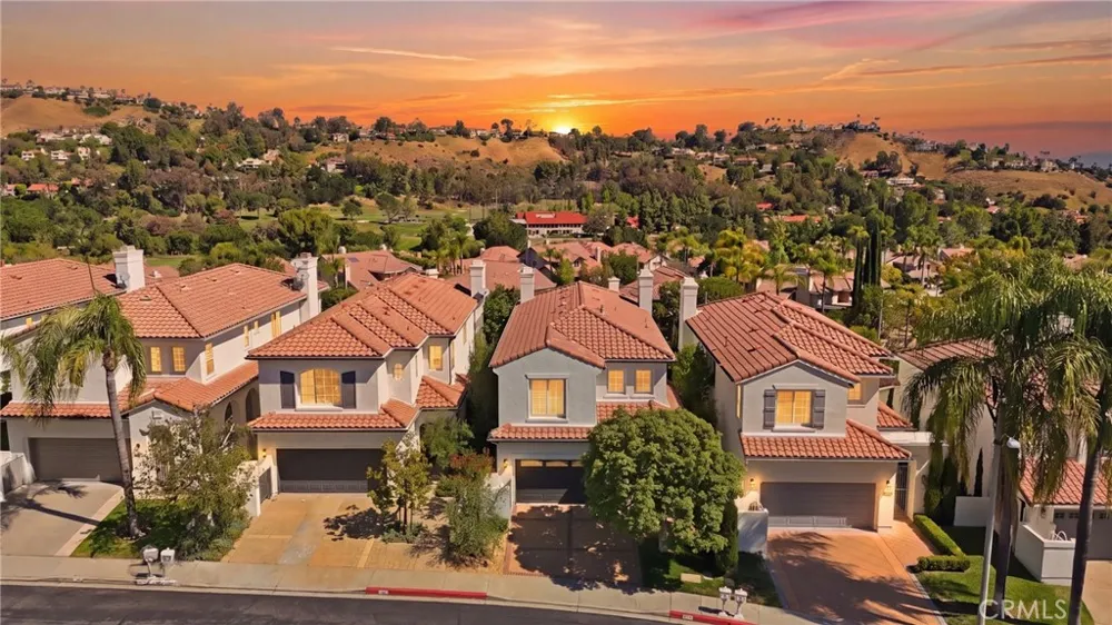 24813 Calle Cedro Calabasas, CA 91302