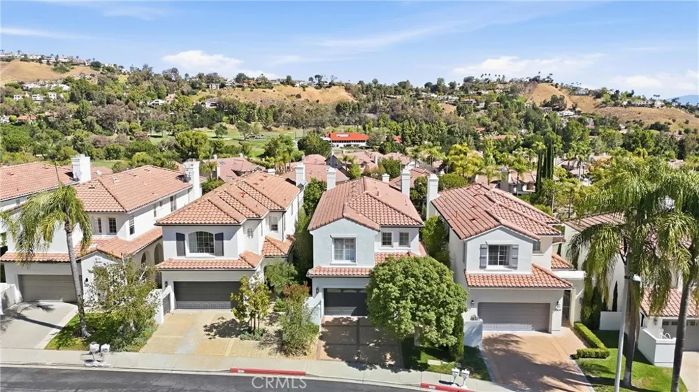 24813 Calle Cedro Calabasas, CA 91302