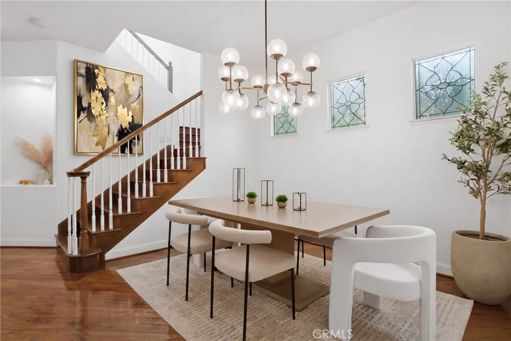 24813 Calle Cedro Calabasas, CA 91302