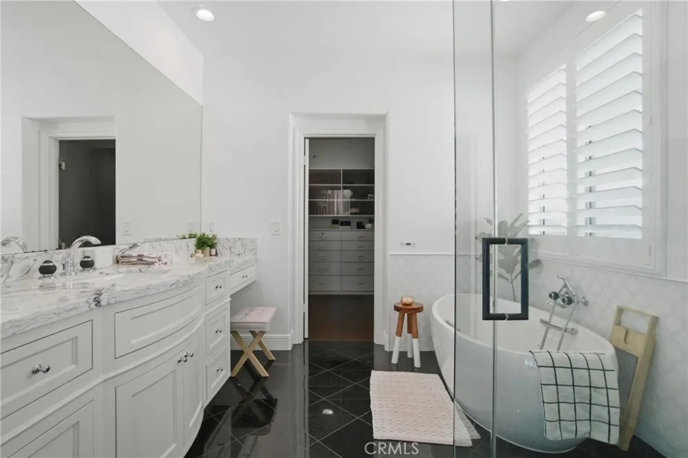 24813 Calle Cedro Calabasas, CA 91302