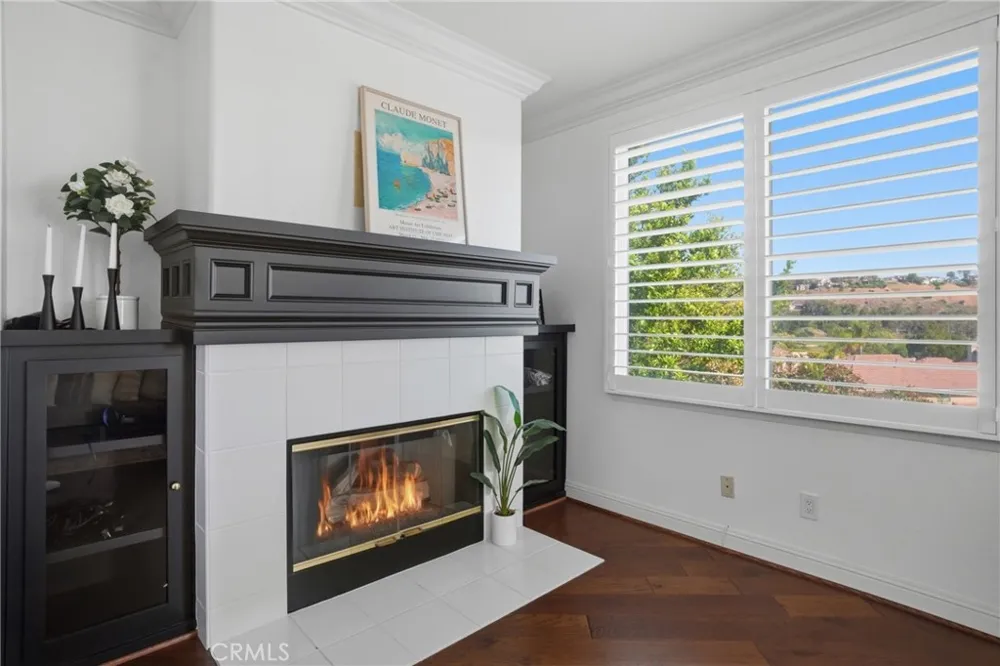24813 Calle Cedro Calabasas, CA 91302