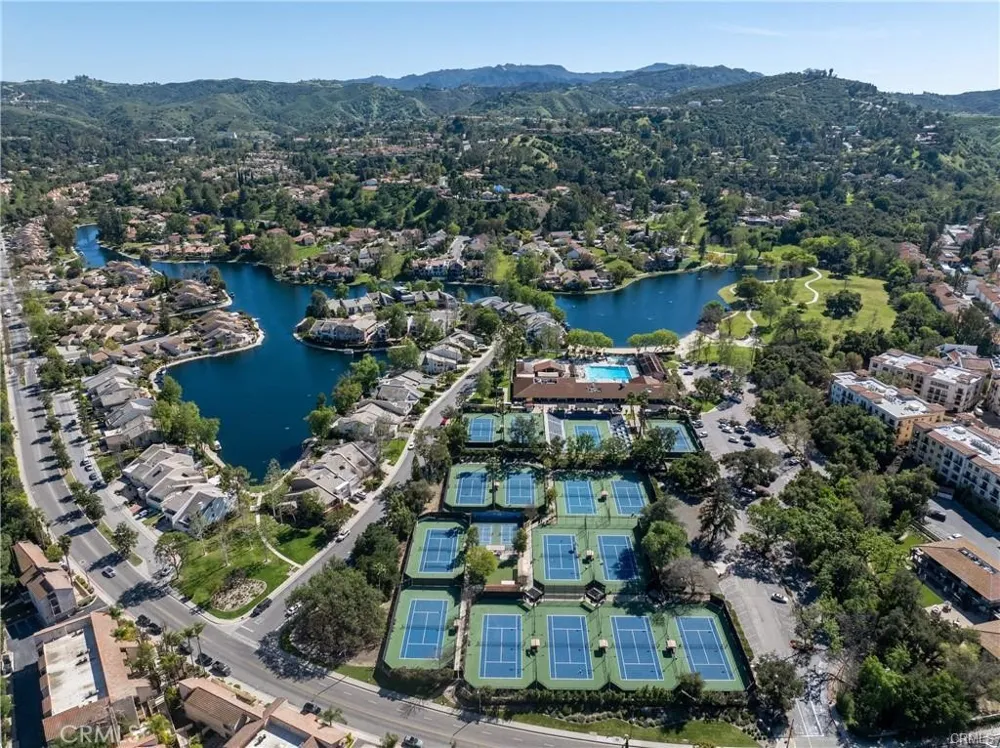 24813 Calle Cedro Calabasas, CA 91302