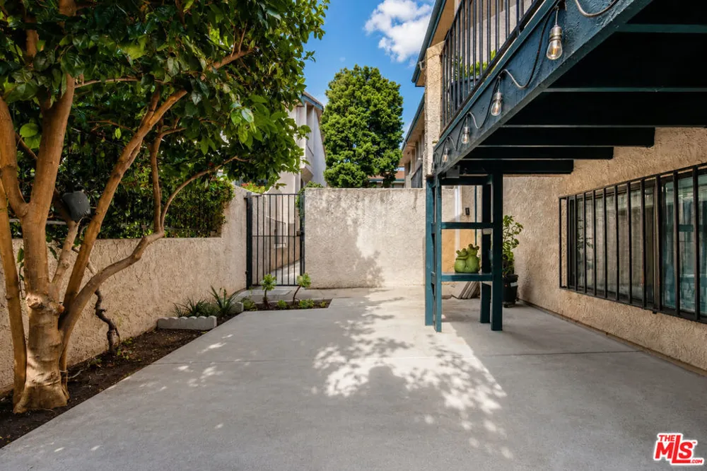 7137 Shoup Avenue #36 West Hills, CA 91307