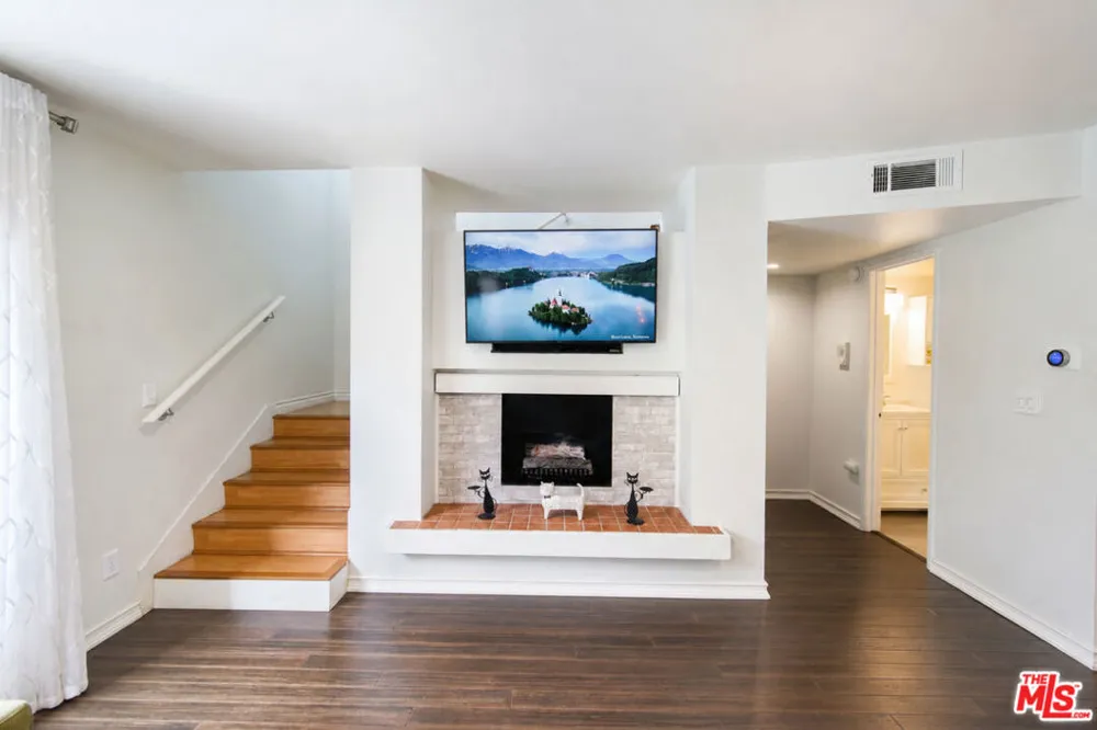 7137 Shoup Avenue #36 West Hills, CA 91307