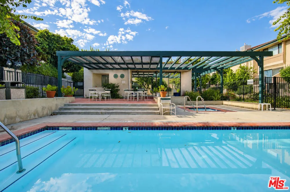 7137 Shoup Avenue #36 West Hills, CA 91307