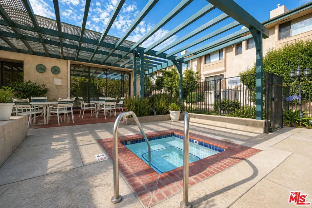 7137 Shoup Avenue #36 West Hills, CA 91307