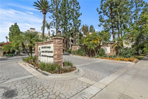 5500 Owensmouth Avenue #317
