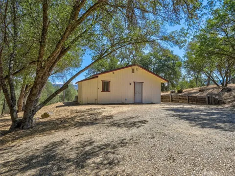 42025 Road 415