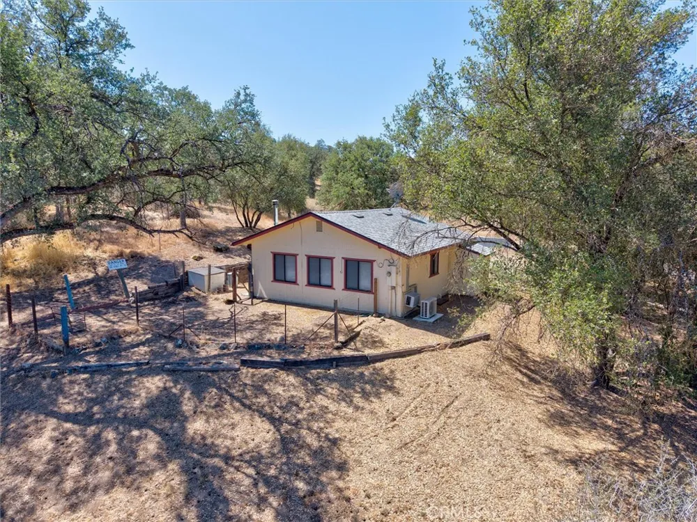 42025 Road 415 Coarsegold, CA 93614