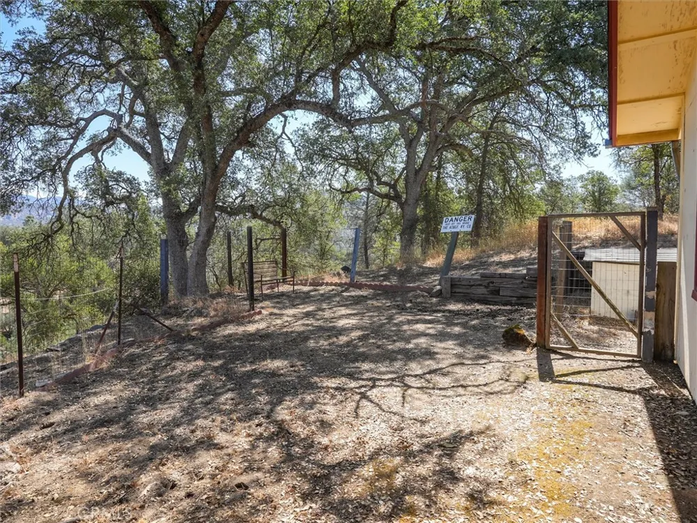 42025 Road 415 Coarsegold, CA 93614