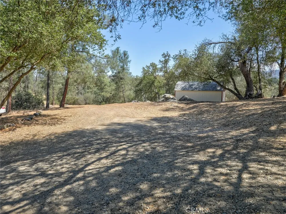 42025 Road 415 Coarsegold, CA 93614
