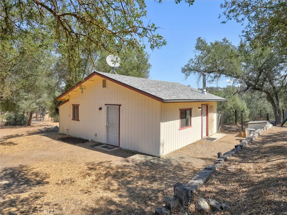42025 Road 415 Coarsegold, CA 93614