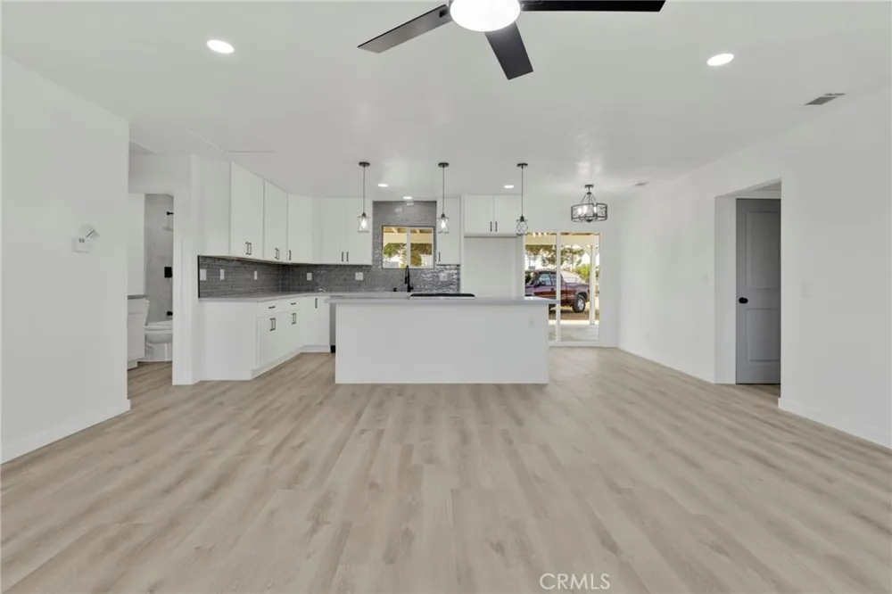 18282 Manzanita Hesperia, CA 92345