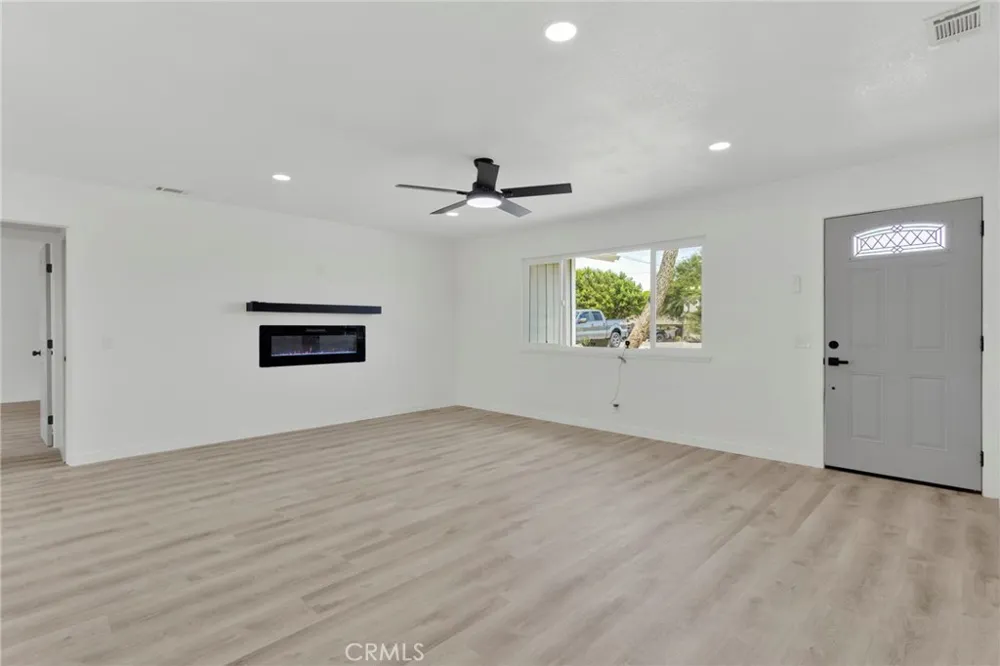 18282 Manzanita Hesperia, CA 92345
