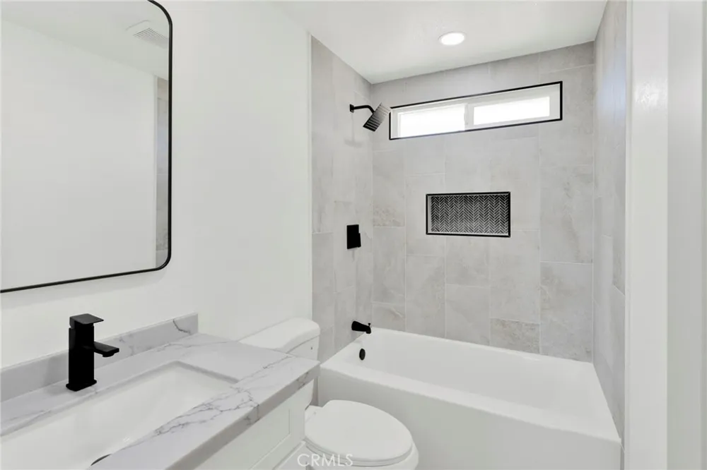 18282 Manzanita Hesperia, CA 92345