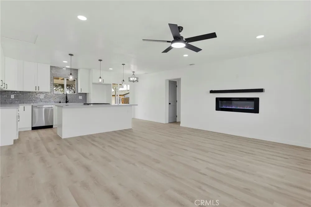 18282 Manzanita Hesperia, CA 92345