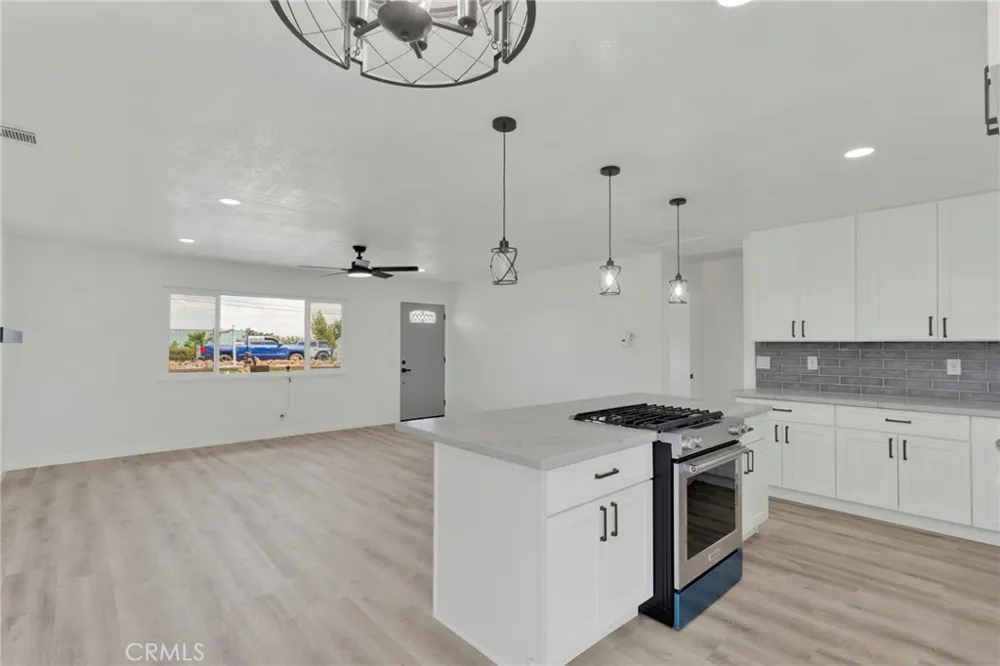 18282 Manzanita Hesperia, CA 92345