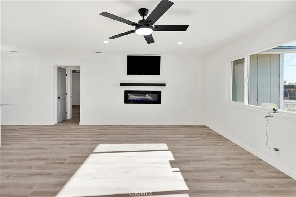 18282 Manzanita Hesperia, CA 92345