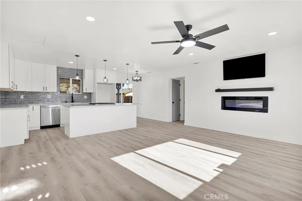 18282 Manzanita Hesperia, CA 92345