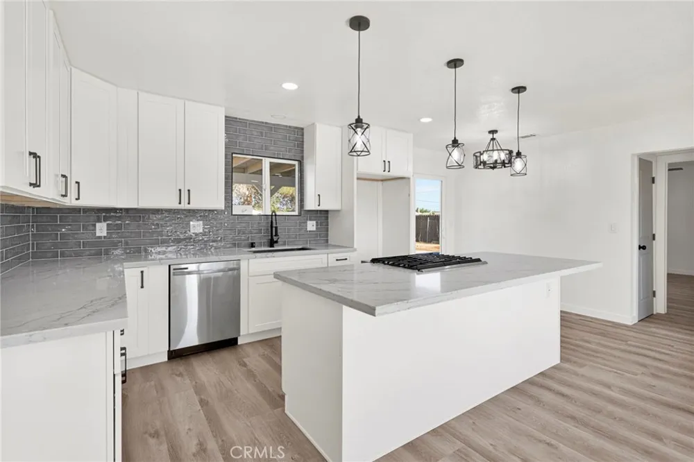 18282 Manzanita Hesperia, CA 92345