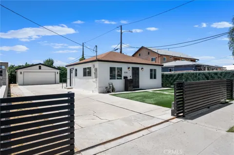 3228 W 147th