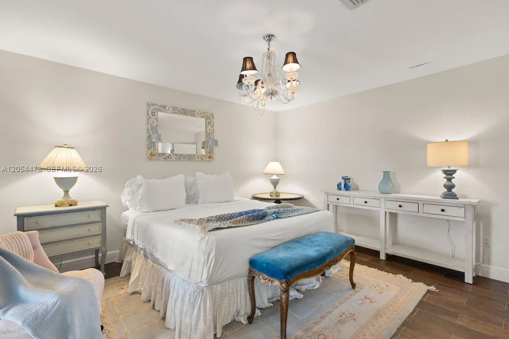 18551 Woodstream Dr Boca Raton, FL 33498