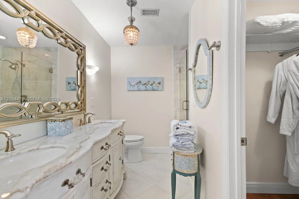 18551 Woodstream Dr Boca Raton, FL 33498