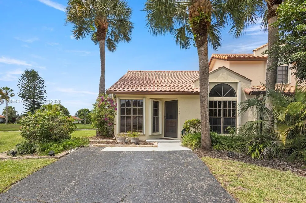18551 Woodstream Dr Boca Raton, FL 33498