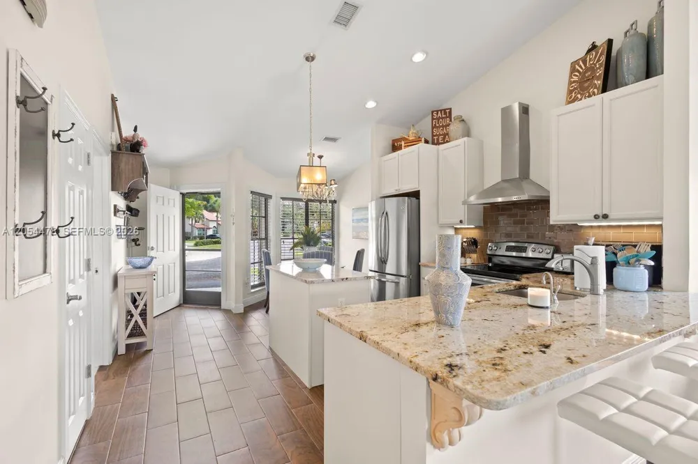 18551 Woodstream Dr Boca Raton, FL 33498