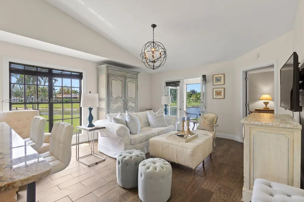 18551 Woodstream Dr Boca Raton, FL 33498