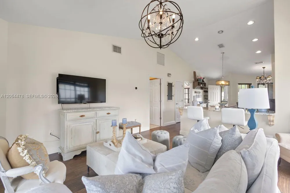 18551 Woodstream Dr Boca Raton, FL 33498
