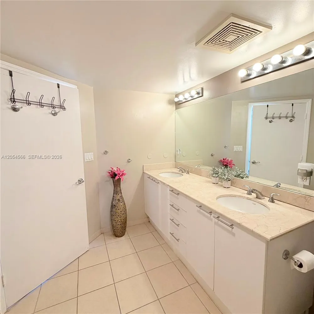 16699 Collins Ave #1410 Sunny Isles Beach, FL 33160