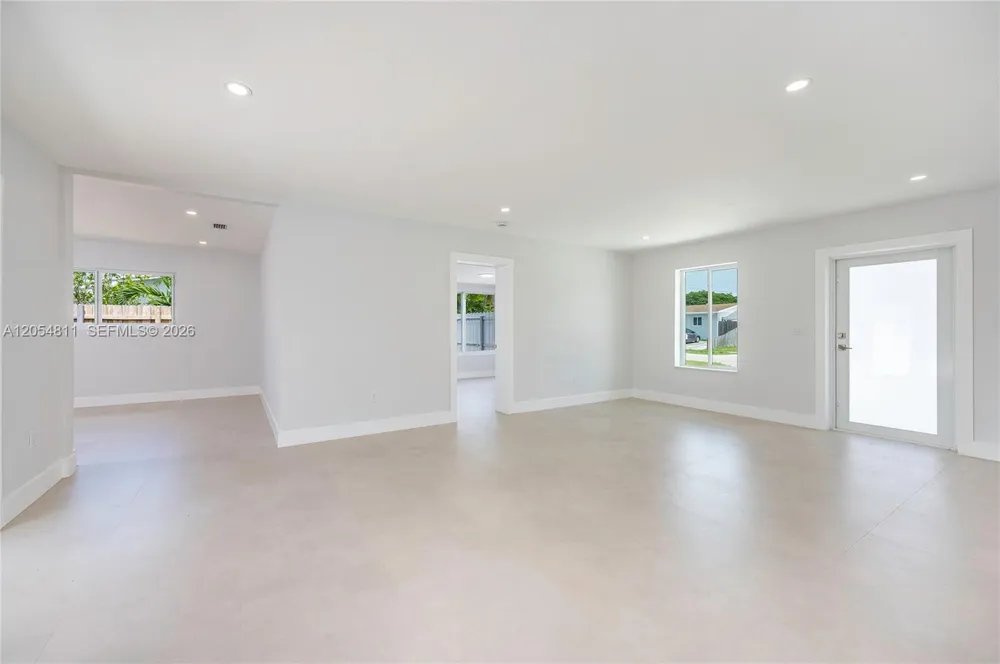 10040 SW 215th St Cutler Bay, FL 33189