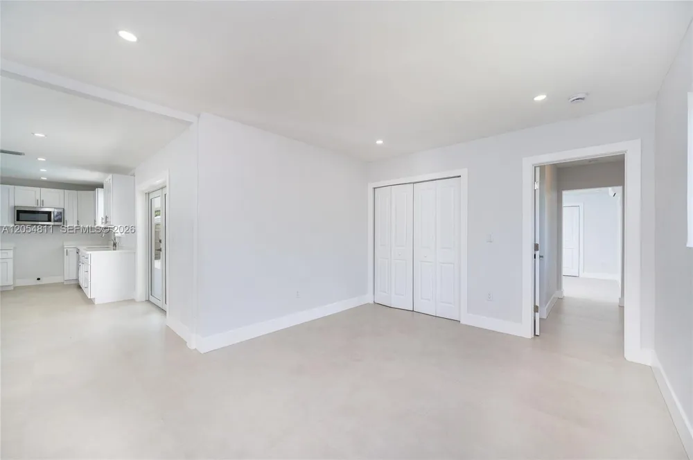 10040 SW 215th St Cutler Bay, FL 33189