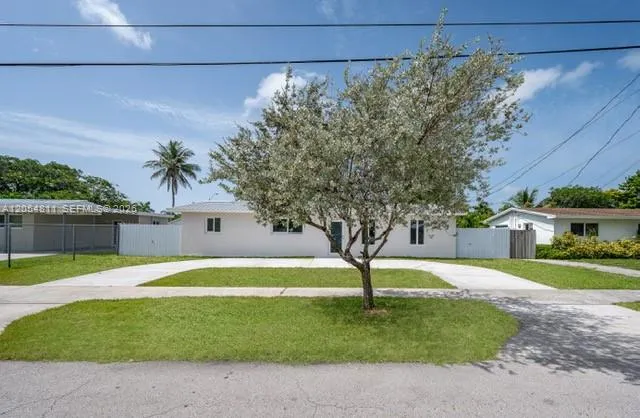 10040 SW 215th St Cutler Bay, FL 33189