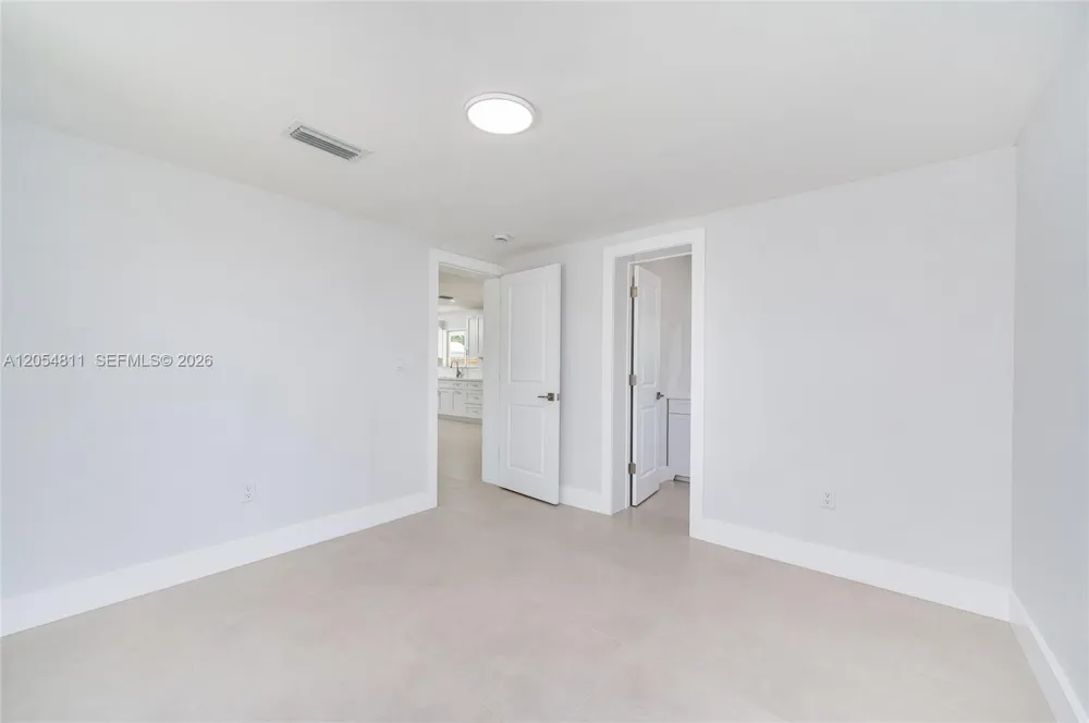 10040 SW 215th St Cutler Bay, FL 33189