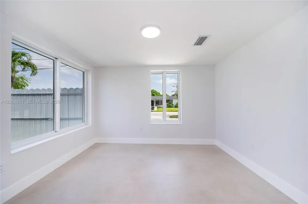 10040 SW 215th St Cutler Bay, FL 33189