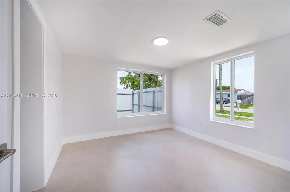 10040 SW 215th St Cutler Bay, FL 33189