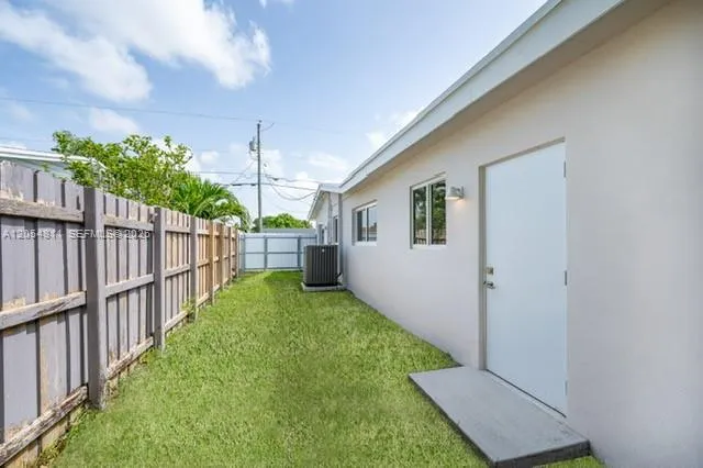10040 SW 215th St Cutler Bay, FL 33189