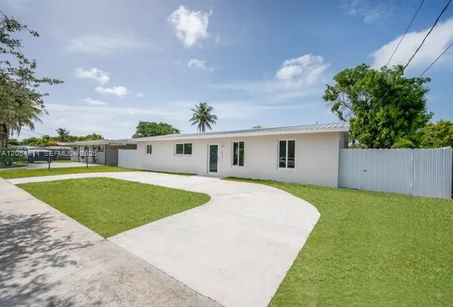 10040 SW 215th St Cutler Bay, FL 33189